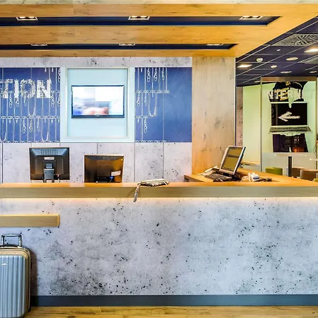 Hotel Ibis Budget Centre Bastide Bordeaux